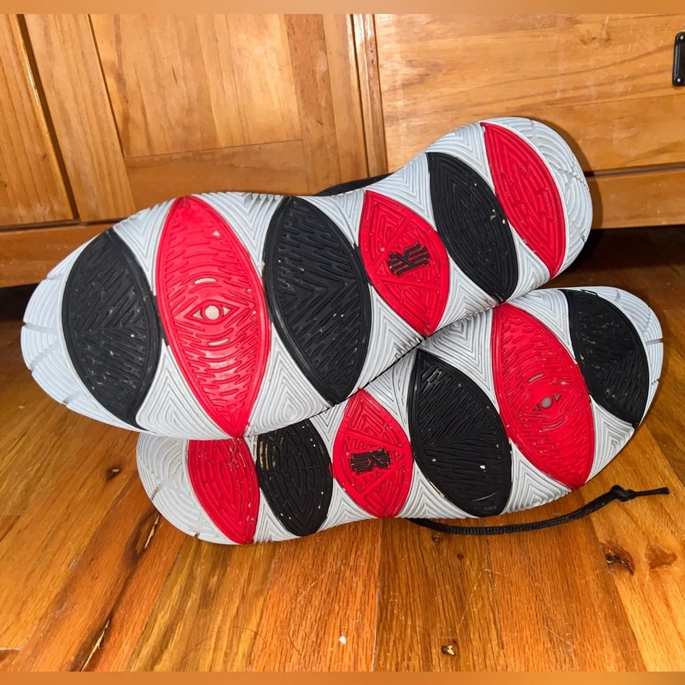 COPY - Mens Nike Kyrie 5 Athletic Shoe - Picture 4 of 7